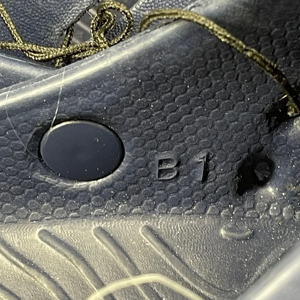 Rugged Shark step into